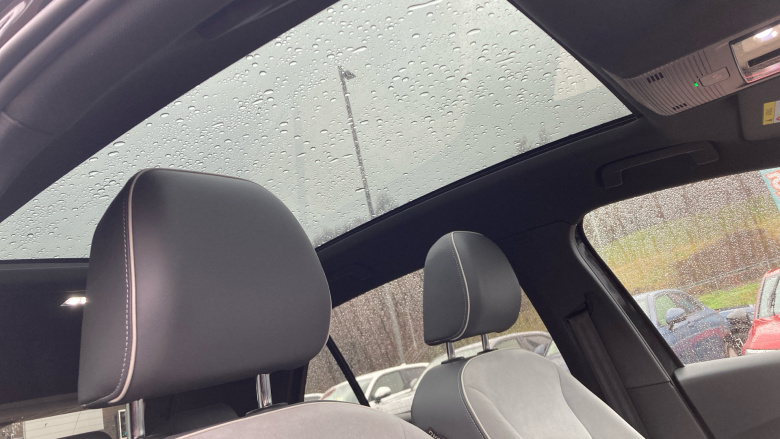 Volkswagen ID.3 150kW Family Pro Performance 58kWh 5dr Auto Electric Hatchback